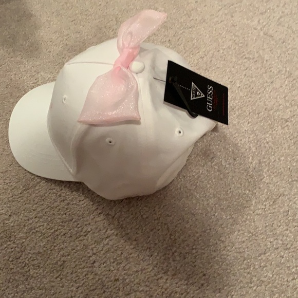 Guess hat - Picture 2 of 3